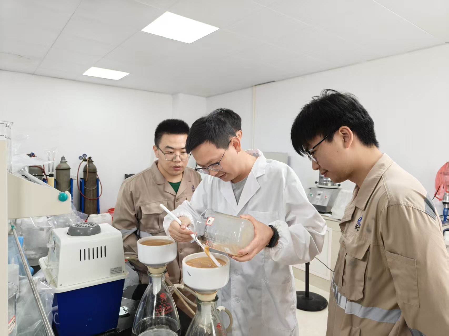 扎根锂业，攻坚路上让&ldquo;锂&rdquo;想花开｜优游国际锂业研发部90后工程师徐苗